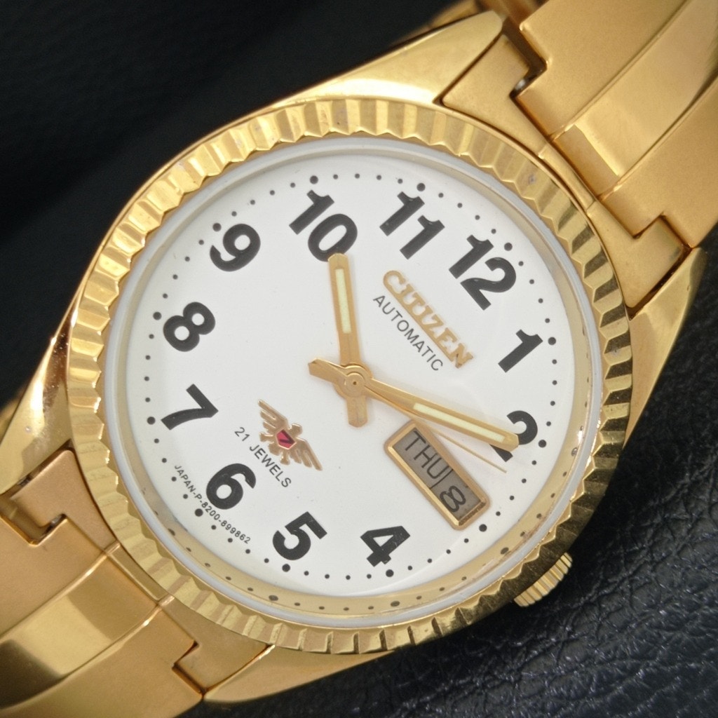 Vintage 1976 Citizen Automatic Mens Gold Watch WDaydate  White Accents
